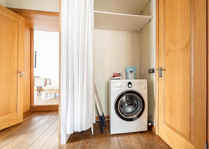 Luxury Square View #18 아파트 *